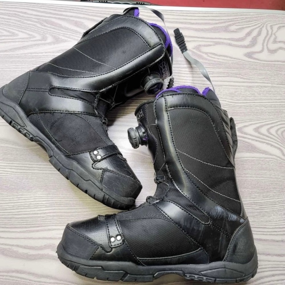 K2 Sapera Heat snowboard boots women's size 9 With boa